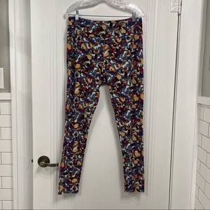 Tall and Curvy LuLaRoe Tropical Bird Puffin Parrot Print Buttery Soft Leggings